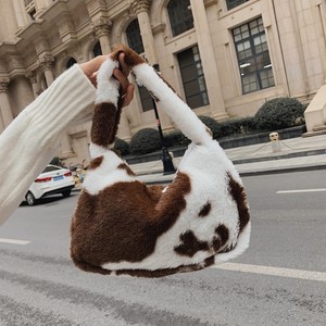Hiver Automne Grand <span class=keywords><strong>sac</strong></span> à main en <span class=keywords><strong>fausse</strong></span> <span class=keywords><strong>fourrure</strong></span> imprimé vache pour femmes Crossbody Shopping Fur Tote Bag - Product Image 5