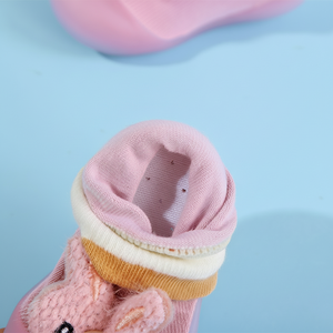 รองเท้าพื้นนิ่มใส่ในบ้านสำหรับทารกและเด็กวัยหัดเดินถุงเท้ากระต่ายน่ารักดีไซน์กันลื่นสำหรับเด็กผู้หญิงฤดูใบไม้ร่วงและฤดูหนาว - Product Image 1