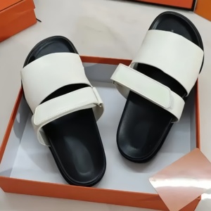 Sandalias Unisex de Alta Calidad con Suela Ligera de TPU, Pantuflas Casuales de Diseño de Lujo, Transpirables, Estilo H, para Verano - Product Image 2