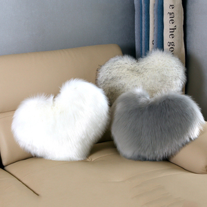 <span class=keywords><strong>Coussin</strong></span> décoratif <span class=keywords><strong>en</strong></span> <span class=keywords><strong>forme</strong></span> <span class=keywords><strong>de</strong></span> cœur, <span class=keywords><strong>coussin</strong></span> moelleux <span class=keywords><strong>en</strong></span> peluche longue pour la décoration du canapé - Product Image 2