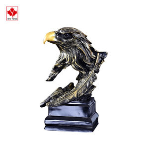 Vente de gros Sculpture d'aigle en résine Artisanat de faucon Décoration intérieure - Product Image 2