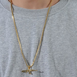 Collar de Estilo Retro Europeo y Americano para Hombre con Colgante de Fusil AK47 Chapado en Oro y Cadena de Eslabones, Accesorios de Moda y Joyería - Product Image 6