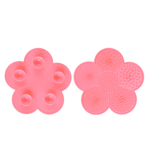 แผ่นทำความสะอาดแปรงแต่งหน้าซิลิโคนรูปดอกไม้หลากสี พร้อมถ้วยดูด - Product Image 1