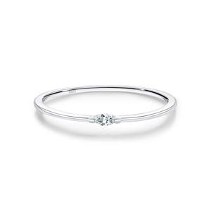 Anillos de Dedo Apilables Finos de Plata de Ley S925 con Baño de Rodio, Corte Marquesa Clásico Minimalista y Moissanita Engastada con Puntas - Product Image 1