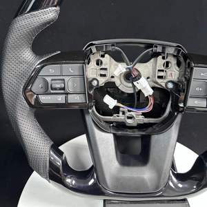 Volant multi-boutons en bois en cuir compatible avec <span class=keywords><strong>Toyota</strong></span> LC300 Hilux Land Cruiser <span class=keywords><strong>Gr</strong></span> camry <span class=keywords><strong>corolla</strong></span> LC300 - Product Image 3