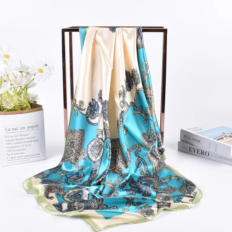 Commercio all'ingrosso della fabbrica nuova moda Versatile stampa floreale di alta qualità raso di seta grande sciarpa per le donne