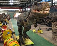 Modèle de dinosaure réaliste animatronique Tyrannosaurus Rex RC avec caoutchouc en silicone pour les parcs d'aventure intérieurs et l'utilisation à domicile