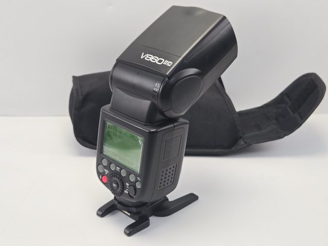 New and Used Godoxs V860 II Professional Set-top External Flash for Canons Nikons Sonys Camera