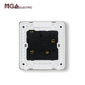 Prises murales électriques MGA UK 16A 250V, panneau PC gris, <span class=keywords><strong>prise</strong></span> universelle 3 broches <span class=keywords><strong>avec</strong></span> interrupteur, néon, norme IP20, mise à la terre - Product Image 3