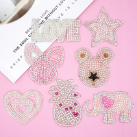 Écusson de strass avec bon cristaux au design personnalisé Applique de croix en cristal Lettre de fleur Arc Étoile Écusson de strass pour vêtements