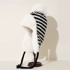 Bonnet tricoté d'hiver pour femme, épais, style russe, protection des oreilles, coupe-vent, en fourrure, pour le cyclisme, vente en gros - Product Image 5