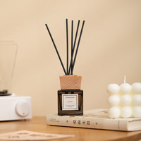 Diffuseur à roseaux élégant pour la décoration intérieure du salon, avec diffuseurs à roseaux qui laissent un parfum durable
