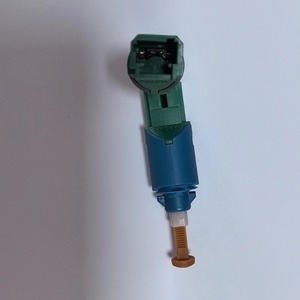 Interruptor de Luz de Freno para Renault 253250007R 8200168240 8200276360, Repuesto Automotriz - Product Image 1
