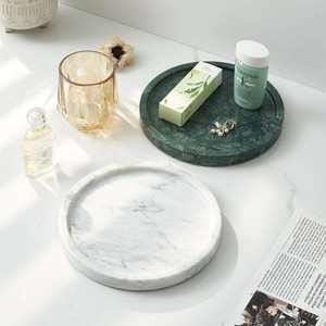 Plateau rond en travertin Interzonal, table basse contemporaine en marbre naturel, plateaux de décoration pour la maison - Product Image 3