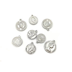 Figure reine <span class=keywords><strong>Elizabeth</strong></span> <span class=keywords><strong>II</strong></span> breloque/pendentif en acier inoxydable pièce de monnaie pendentifs bijoux faisant des résultats - Product Image 3