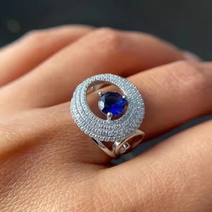 Bague de cocktail en cristal saphir bleu marine Bague de déclaration originale en diamant Moissanite Bague solitaire en argent 925 - Product Image 3