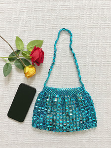 卸売 新品 手織り PVC ビーズ ショルダーバッグ ロングチェーン クロスボディ ミニバッグ シャイニーデザイン パーティー イブニングバッグ 2026 - Product Image 4