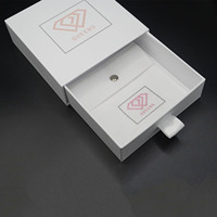 Tiroir en papier avec logo personnalisé haut de gamme Boîte d'emballage pour bijoux Vente en gros Bracelet Bague Collier Ensemble Sérigraphie Revêtement UV