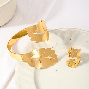 Conjunto de regalo de joyería de anillo de pulsera de mujer de hoja abierta de diseño de metal de estilo frío creativo - Product Image 2