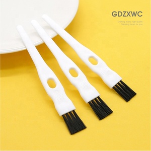 Produits de cuisine tendance : Grattoir ergonomique blanc à tête ronde 2-en-1 et brosse de nettoyage – Articles uniques et utiles - Product Image 3