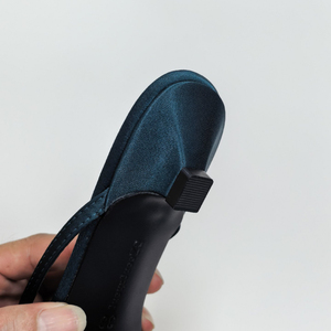 Sandalias de tacón <span class=keywords><strong>bajo</strong></span> tipo mule de satén azul pavo real con adornos de diamantes de imitación esmeralda y detalles dorados para mujer, ideales para banquetes. - Product Image 6