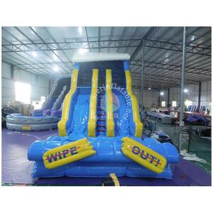 Toboggan aquatique gonflable commercial double piste Wipeout Wave pour la location - Product Image 1
