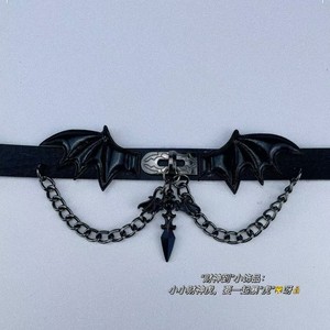 Collar de cuero con alas de demonio y cruz oscura, estilo europeo y americano, popular entre chicas con estilo punk. - Product Image 2