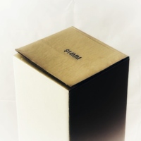 Boîte en carton ondulé durable, pliée à plat, avec impression personnalisée du logo, en matériaux recyclés biodégradables, impression flexible, impression disparaissante