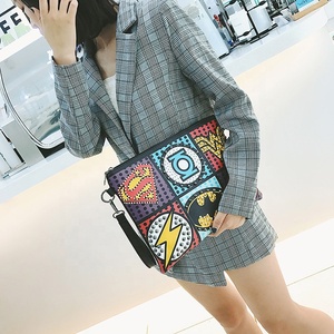Rétro En Cuir PU Super cool Super-Héros <span class=keywords><strong>Avengers</strong></span> Rivet Punk Gothique Pratique dames embrayage sacs pour les femmes - Product Image 2