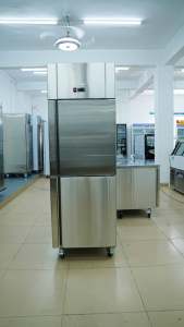 Réfrigérateur congelé de cuisine commercial vertical 1 porte réfrigérateur vertical de cuisine en acier inoxydable - Product Image 3