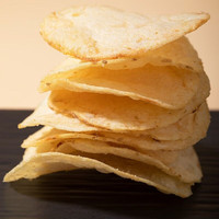 Calbeas 60g de chips de pommes de terre aromatisées à la truffe noire Snack alimentaire soufflé avec sac d'emballage de goût salé Snack de fruits et légumes