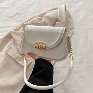 Nuevo bolso bandolera deportivo informal, moderno, impermeable, de tamaño pequeño, cuadrado, estilo mensajero, estilo facteur, moderno, streetwear. - Product Image 6