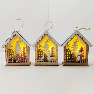 Luces navideñas de madera con decoraciones de Papá Noel, renos y muñecos de nieve para uso en interiores y exteriores. - Product Image 1