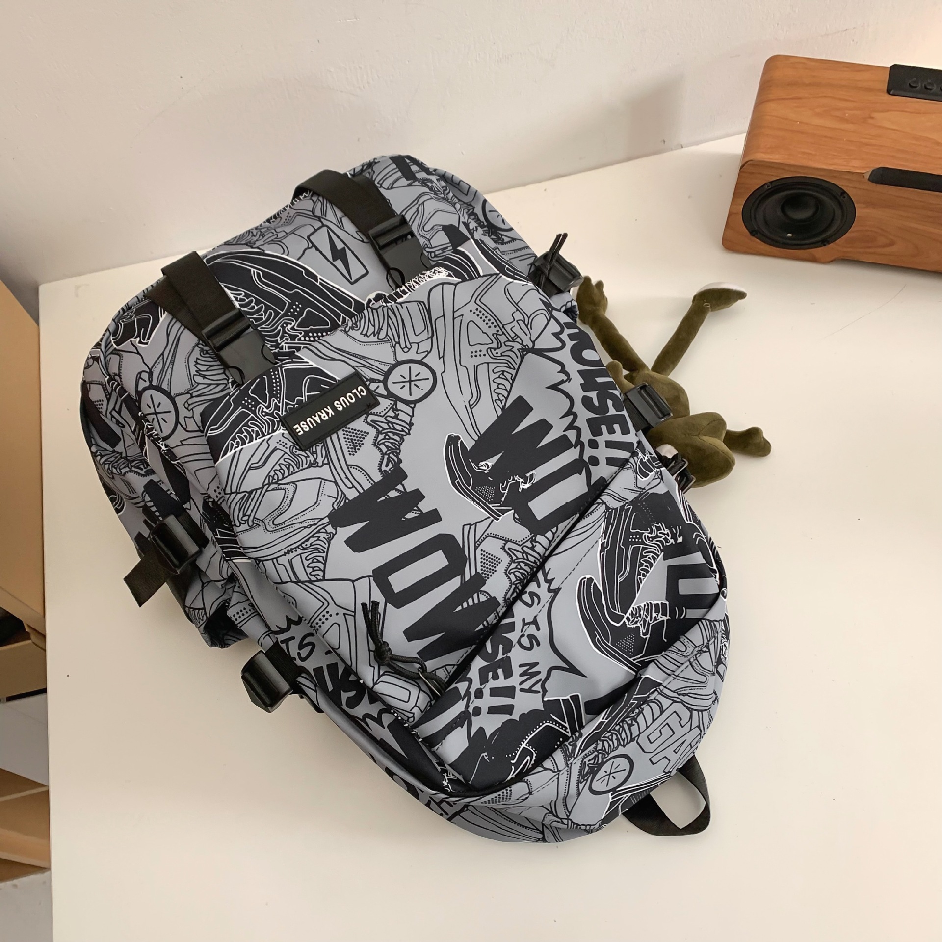 Gray without pendant