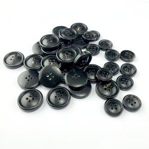 विको H-140034 4-छेद ब्राउन भैंस असली सींग का बटन गोल पैटर्न फ्लैबैक सूखे सफाई सजावट - Product Image 6