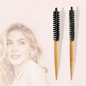 Brosse à <span class=keywords><strong>cheveux</strong></span> ronde en bois ultra petite 16mm 20mm pour femmes, pour coiffage des franges et des racines, et peigne à rouleau pour <span class=keywords><strong>cheveux</strong></span> bouclés pour hommes - Product Image 1