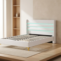 Cadre de lit LED à changement de couleur RVB, tête de lit en PU blanc à 3 niveaux avec lattes en bois de bouleau anti-fissuration