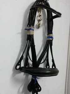 Brida de caballo doble de lujo de cuero genuino con banda anatómica acolchada suave y bandas para la nariz perfectas para jinetes ecuestres - Product Image 2