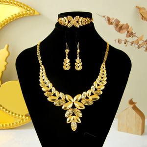 Conjunto de Joyería Clásica y Elegante para Boda, Chapado en Oro de 21k, Diseño de Hojas, Collar, Pulsera y Aretes para Novia - Product Image 3