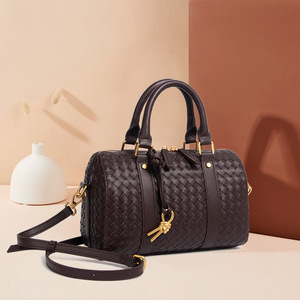 Trendy Lady <strong>Handbag</strong> with Knitted Design Large Capacity Single Shoulder Microfiber Leather Bag Pillow Tote Zipper Closure - Product Image 2