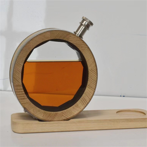 Carafe à whisky ronde en bois, bouteille de spiritueux en verre circulaire unique avec base en bois - Product Image 3