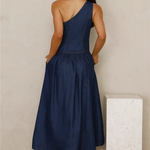 Robe midi en jean asymétrique pour femme, taille haute, coupe tendance avec détails de coutures, idéale pour l'été et les soirées décontractées - Product Image 2