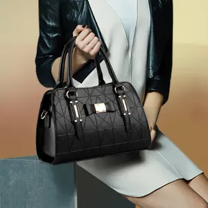 Sıcak satış lüks bolsa el çantası katı renkler kadınlar için CrossBody çanta PU tota kötü deri bayan çanta