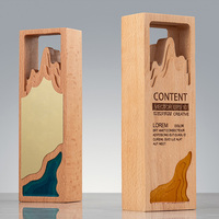 Trophée de récompense en verre de cristal gravé au laser, plaques 3d logo d'or, trophée en bois avec base