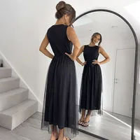 Robe élégante noire sans manches, taille haute, coupe ajustée, motif uni, disponible en gros, personnalisable