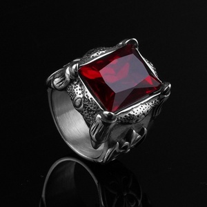 Anillos de Acero Inoxidable Geométricos para Hombre y Mujer, con Incrustaciones de Rubíes, Diseños con Piedras Grandes, Estilo Religioso, Fabricación al por Mayor - Product Image 3