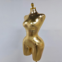 Mannequin Femme Courbes Voluptueuses et Hanches Proéminentes, Style Brésilien, en Fibre de Verre Revêtue de Cuir Doré, Torse Demi-Taille Grande Taille pour la Vente