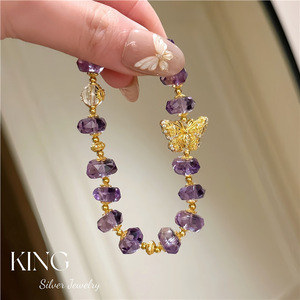 สร้อยข้อมืออเมทิสต์และผีเสื้อสีทอง เงินแท้ S925 ชุบทอง เครื่องประดับสำหรับผู้หญิง สวมใส่ได้ทุกวัน - Product Image 1