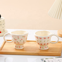 Tasses en céramique florales modernes au design frais et délicat pour le petit-déjeuner domestique ou les tasses à café à haute apparence.