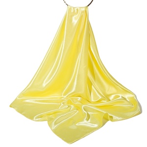 Sciarpa <span class=keywords><strong>di</strong></span> <span class=keywords><strong>Seta</strong></span> <span class=keywords><strong>di</strong></span> Lusso da Donna con Stampa Geometrica Monogramma <span class=keywords><strong>Bianco</strong></span> e Nero, <span class=keywords><strong>Foulard</strong></span> Quadrato Grande 90cm per Hijab Musulmano e Accessorio per Capelli - Product Image 3